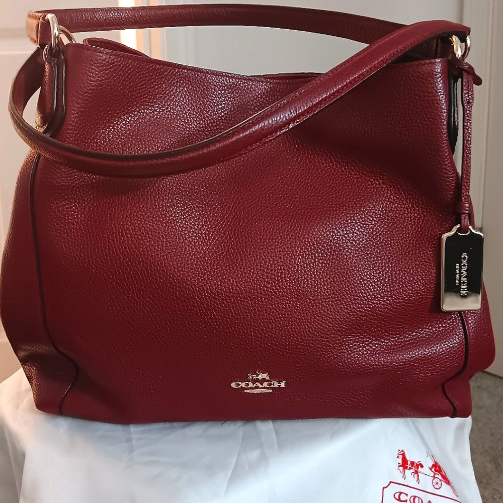 COACH Edie 31 bag,EUC,dark red,gold hardware,pebbled leather